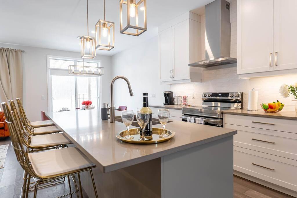 דירות Luxury Niagara 3 Bdr Townhouse /Garage מראה חיצוני תמונה